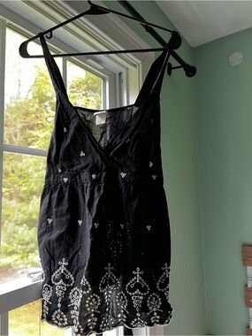 XOXO Black Cotton V-Neck Sleeveless Top